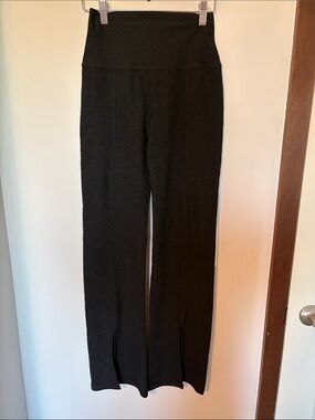 Beyond Yoga Black High-Waist Skinny Flare Leggings